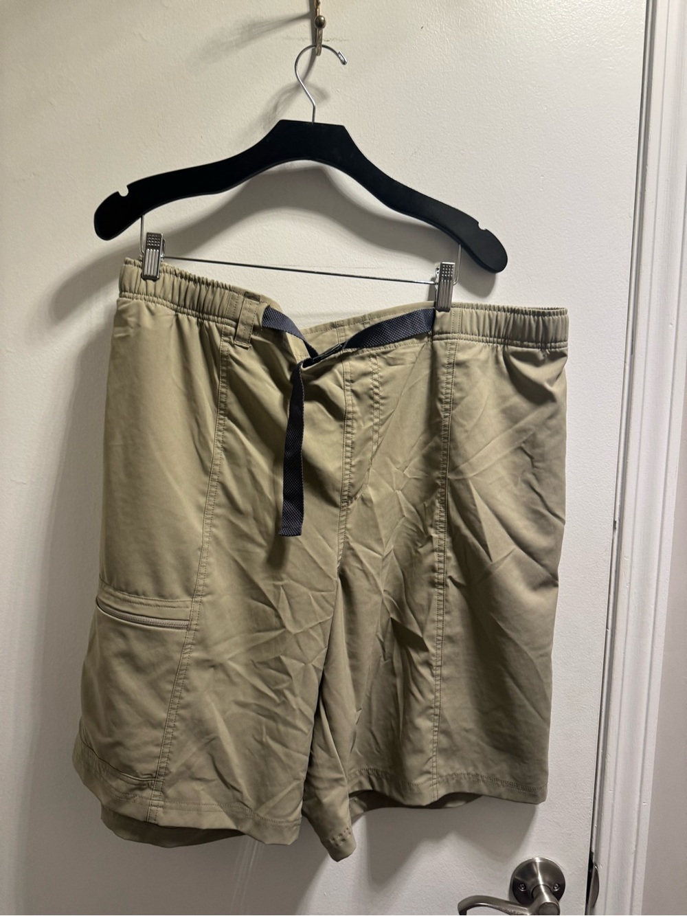 Men's Casual Belted Khaki Columbia Shorts